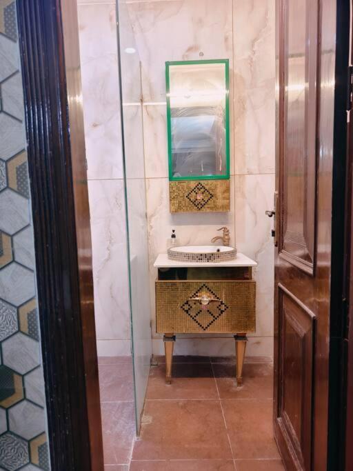 Hostmystay-3bhk ! Gk1 - Rblck! Apartment