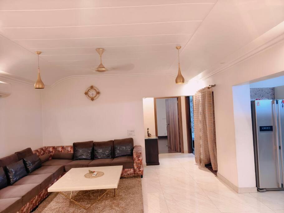 Hostmystay-3bhk ! Gk1 - Rblck! * New Delhi