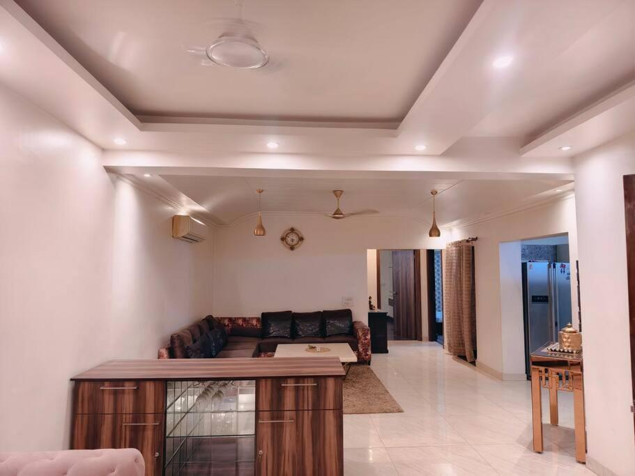 Hostmystay-3bhk ! Gk1 - Rblck! New Delhi