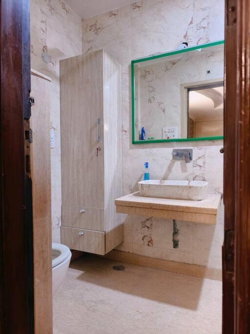 Hostmystay-3bhk ! Gk1 - Rblck! *